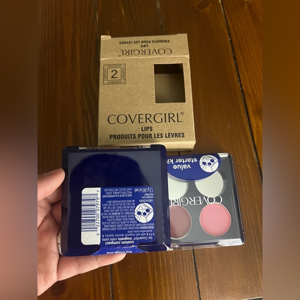 Covergirl Magnetic Color Lip & Whipped Shadow Starter Kit Combo - Picture 2 of 8
